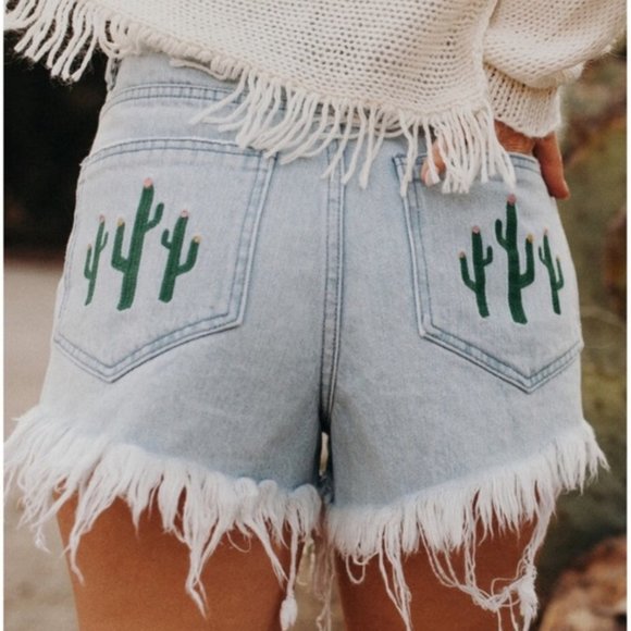 Show Me Your MuMu Pants - NEW Show me your Mumu Wyoming embroidered denim cut off jean shorts